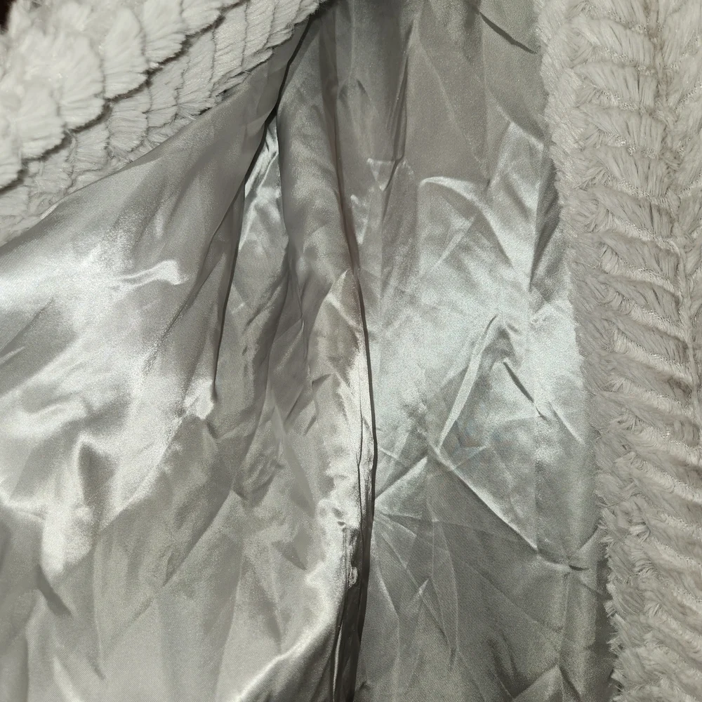 Carmen Marc Valvo Chevron Gray Faux Fur Coat One Snap Front Size S Soft Lined